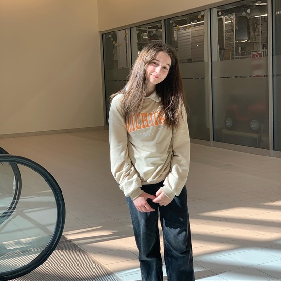 Meet your Posher, Saskya - Picture 1 of 1